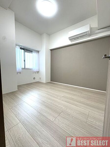 洋室約5.2帖は子供部屋や趣味部屋としても活用できそうな空間です。