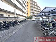 毎日の移動に欠かせない自転車も敷地内に駐輪できます。