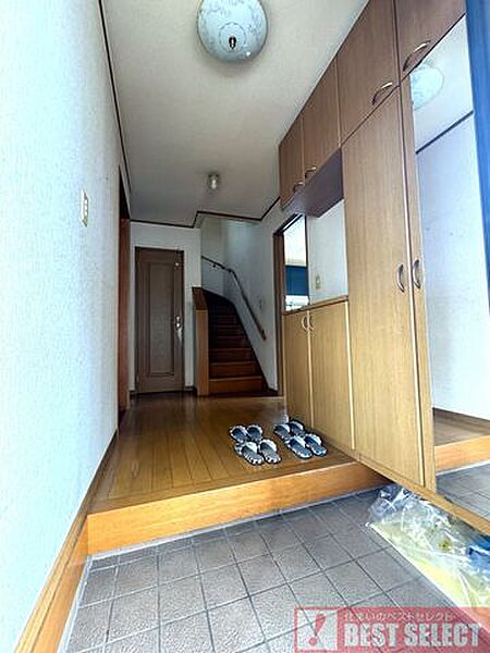 玄関を拡大表示