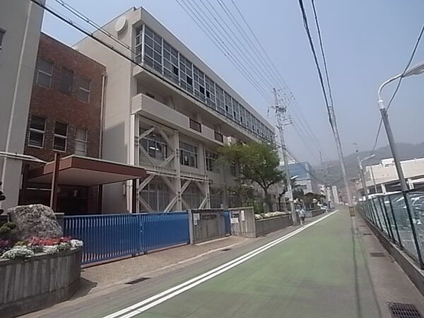 画像21:神戸市立本山南小学校（507m）