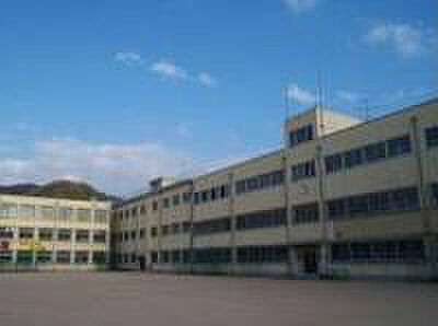 画像15:湊中学校（158m）