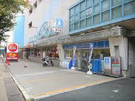 ガスト長田上池田店（931m）