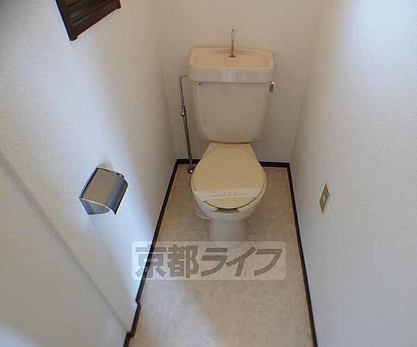画像8:ゆとりある広さのトイレです。