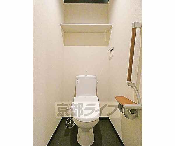 画像19:ゆとりのある広さのトイレです。