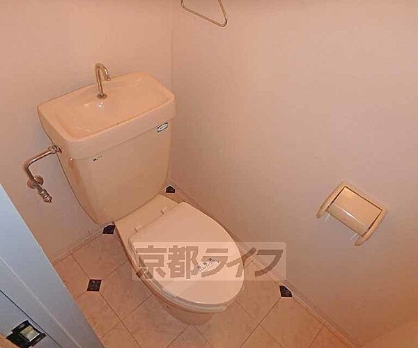 画像8:清潔感のあるトイレです。