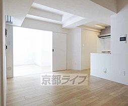 開放感のあるリビングルームです。
