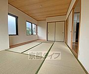 広々とした8．5帖和室です。