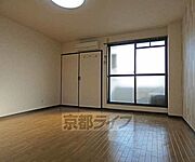 白を基調とした室内です。