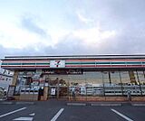 セブンイレブン京都上桂山田口店まで210m 山田口の交差点にあり、車でも徒歩でも入りやすい