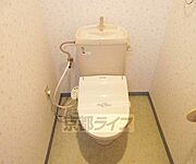 温水洗浄便座付きです。