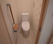 ウォシュレット機能搭載のトイレです。
