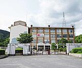 南郷中学校まで915m