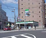 ファミリーマート山科区役所前店まで243m