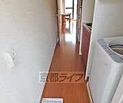 玄関から廊下にかけて