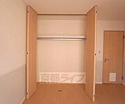 ＬＤＫ奥の洋室にある収納です。