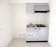 キッチン周りも広々としています・