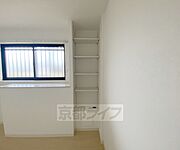 5．5帖洋室の棚収納です。