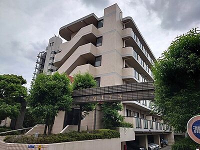 外観：南西角部屋1階部分 居住中
