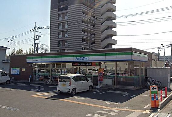 ファミリーマー...