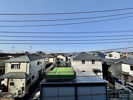 車の通りも少ない閑静な住宅地。子育てにも、第二の人生にも。