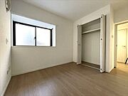 子供部屋にも嬉しい全居室収納スペース。 