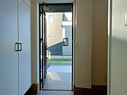 靴がしっかり収まるから、散らかりがちな玄関もスッキリ。 