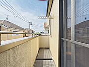 南向きバルコニーでお洗濯ものはいつもカラッと乾きます。 