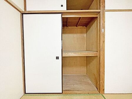 和室の収納は、やっぱり押入れがしっくりきます。