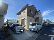 前面道路は歩道も整備され、小さなお子様にも安心です。 