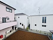 車の通りも少ない閑静な住宅地。子育てにも、第二の人生にも。 
