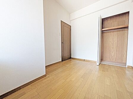 子供部屋にも嬉しい全居室収納スペース。 