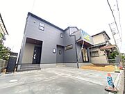 車通りの少ない閑静な住宅地、のびのびした子育てに適します。 