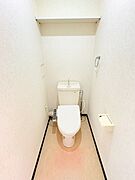 注目度の高いお手洗い。ちゃんとウォシュレット機能ついてます。 
