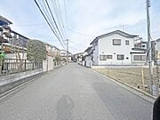 岩槻駅まで徒歩12分。この距離だと、運動不足も少し解消されるかも。 