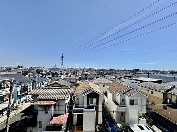 前面の住まいと...