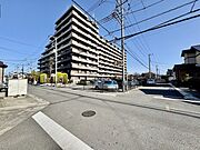 武里駅徒歩4分の近さ。 忙しい朝が助かる立地、 暮らしにゆとりが生まれます。 