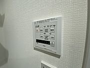 雨の日のお洗濯にも大活躍な、浴室乾燥機付き。 
