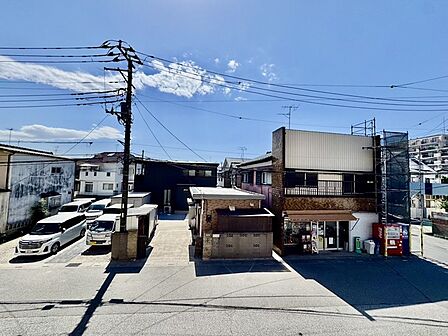 車の通りも少ない閑静な住宅地。子育てにも、第二の人生にも。