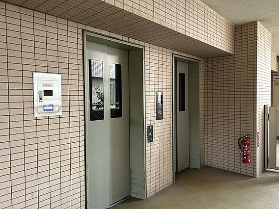 エレベーター3...