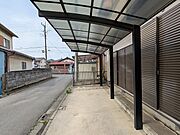 カーポート付。