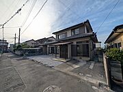 幅員こそやや狭くても、その分交通量が少なくて安心。 