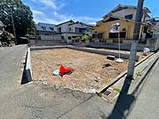 風通し・日当たりに優れる角地。開放感をお楽しみください。 