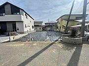 車通りの少ない閑静な住宅地、のびのびした子育てにも適します。