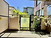 ゆとりの広さを確保したバルコニー。お布団を干すのも、この広さならラクラク。 