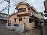 外観：角地につき、開放感に恵まれる住居がここに。 