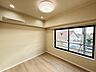 寝室：リフォームした各部屋は落ち着いた雰囲気に仕上がっています。 