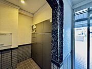 留守がちな世帯でもしっかり受け取れる宅配ボックス。 