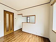 対面タイプなら、キッチン内にいながらご家族やお客様との会話が楽しめます。 