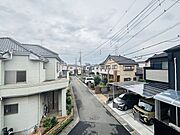 車の通りも少ない閑静な住宅地。子育てにも、第二の人生にも。 