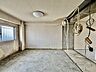 子供部屋：リノベーション工事中。この部屋だれの部屋にしようかな、なんて会話を現地で楽しんでください。 